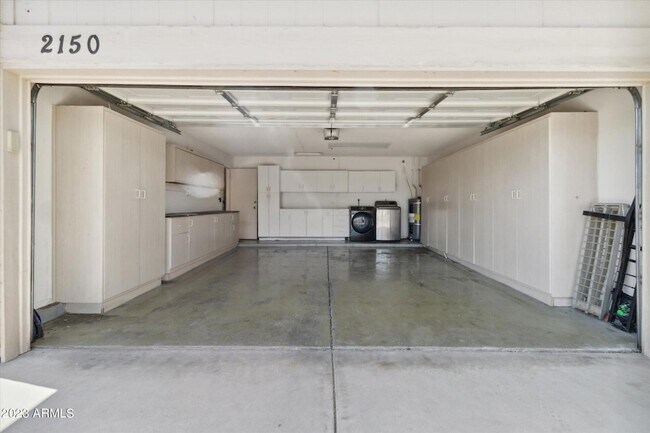 Building Photo - 2150 S Las Palmas