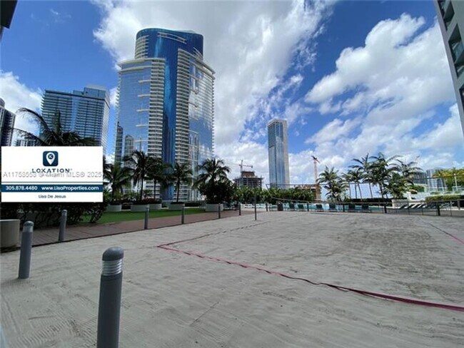 Building Photo - 888 Biscayne Blvd
