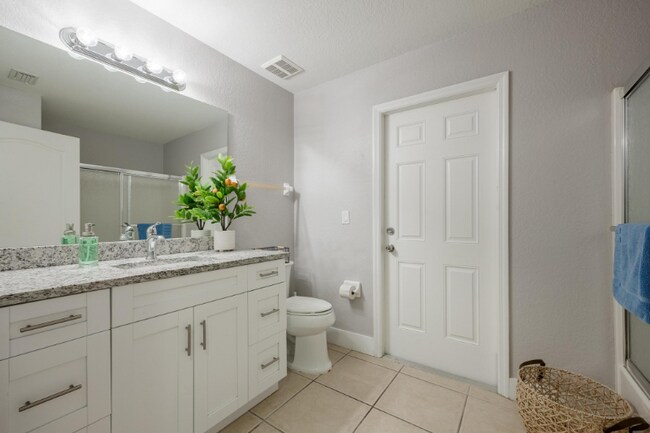 Building Photo - 2211 Surfside Blvd