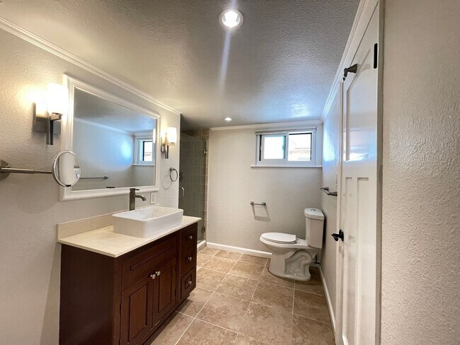 Building Photo - Prime Pasadena Condo