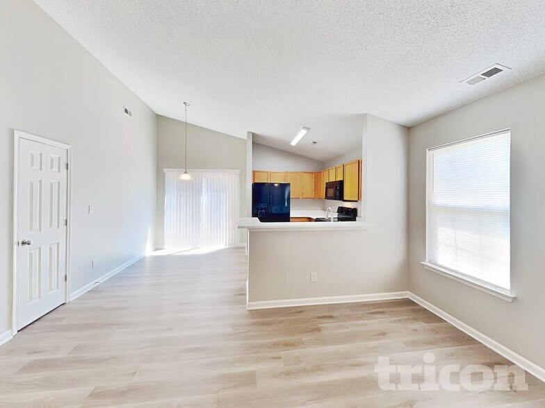 Building Photo - 11507 Stewarts Crossing Dr