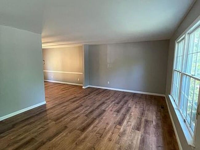 Building Photo - 2034 Baxter Rd