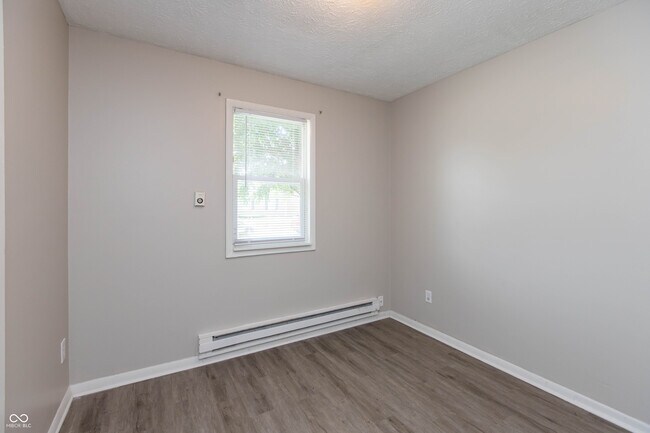 Building Photo - 9410 Meadowlark Dr
