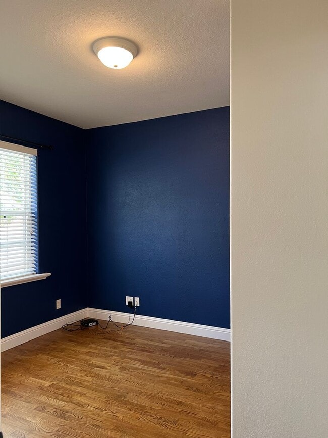 Building Photo - Prospects Heights Charmer 3bd / 2.5ba House