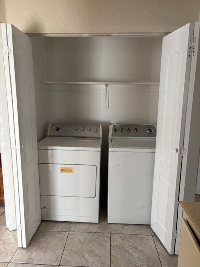 Building Photo - Rancho Las Palmas