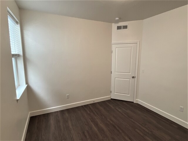 Building Photo - 231 E Sicily Dr