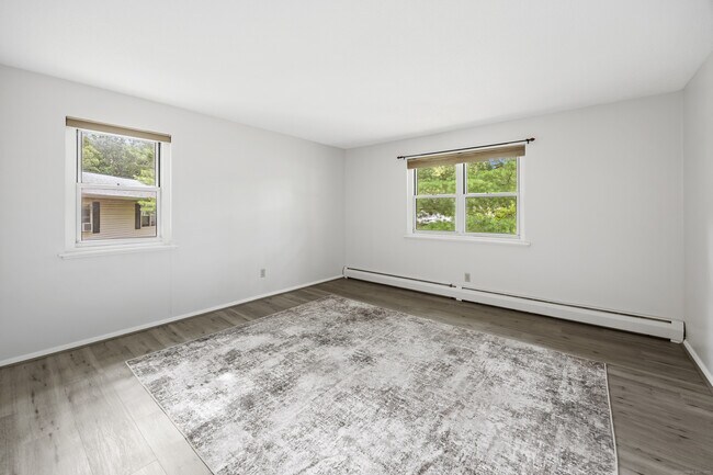 Building Photo - 486 Oak Ave
