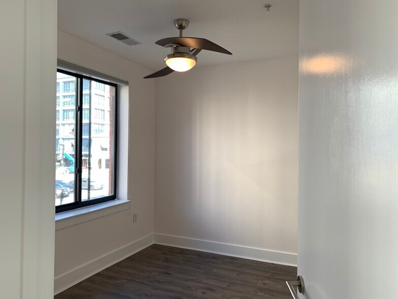 Building Photo - 1634 14th St NW