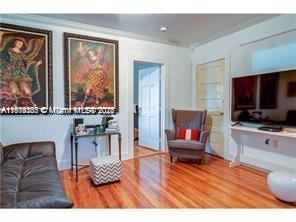 Building Photo - 4501 Prairie Ave