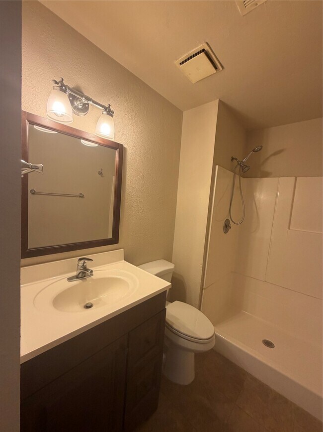 Building Photo - 9 Wolfhound Ln