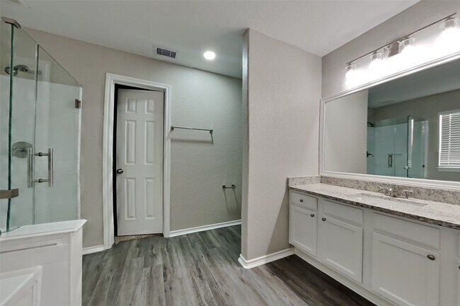 Building Photo - 22003 Avonglen Ln