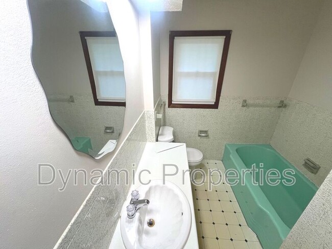 Building Photo - 2028 N 70th St