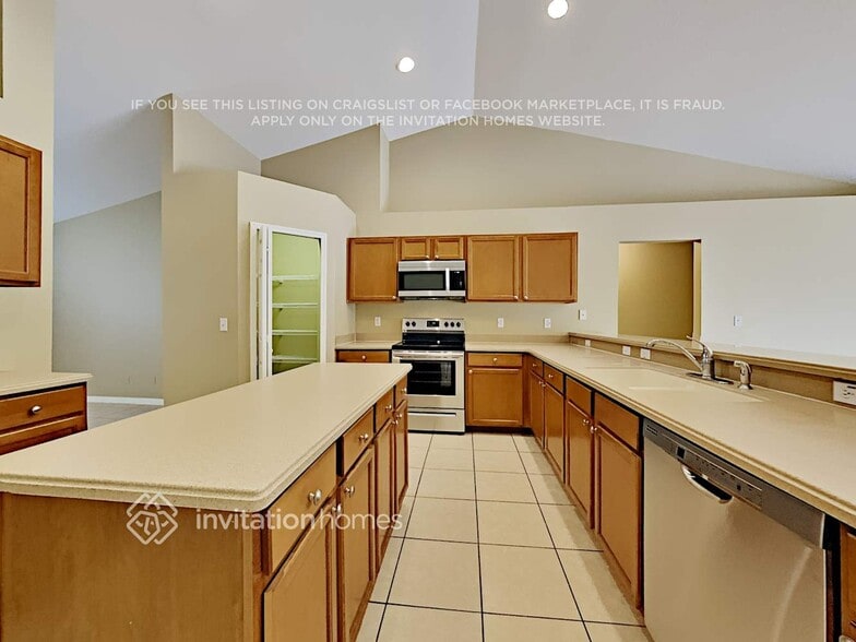 Building Photo - 628 Hatchwood Dr