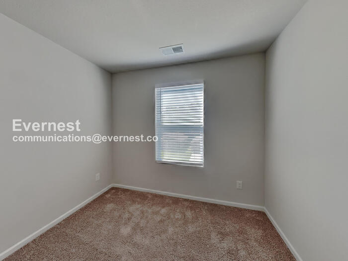 Building Photo - 4233 Park Ave