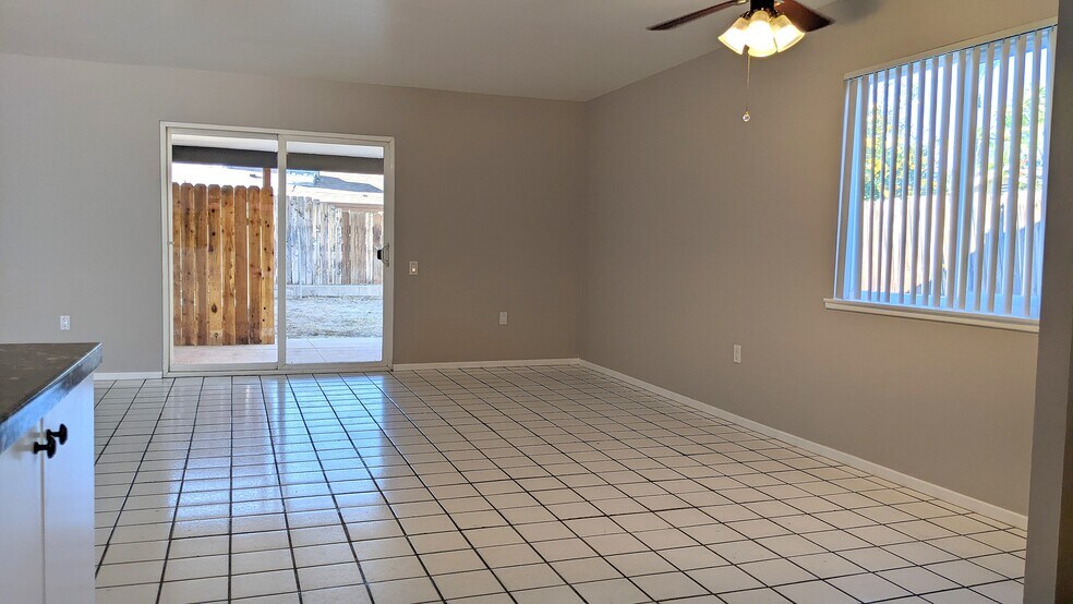 Building Photo - 42405 Iowa st