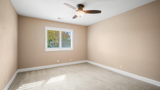 Building Photo - 156 Vineyard Cir