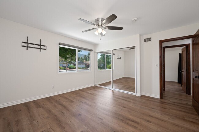 Building Photo - **724 E Cypress Ave Glendora** 4 bedroom 2 bath !!2 weeks free OAC!!