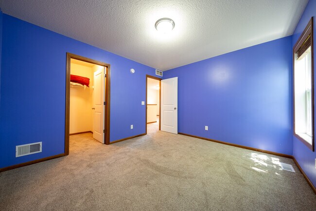 Building Photo - 1814 Spring Creek Dr