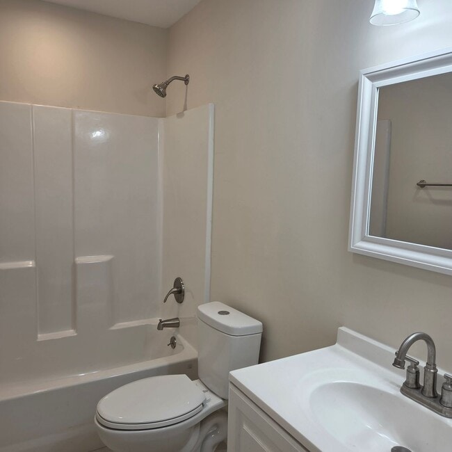 Building Photo - 5546 Sulphur Dr