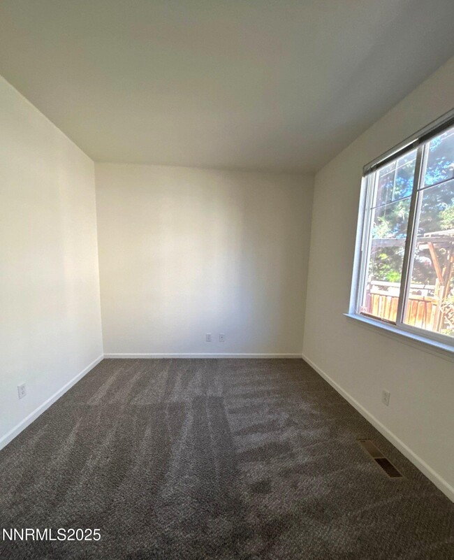 Building Photo - 2662 Pride Dr