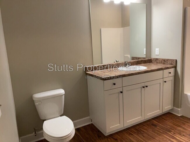 Building Photo - 145 Bruin Dr