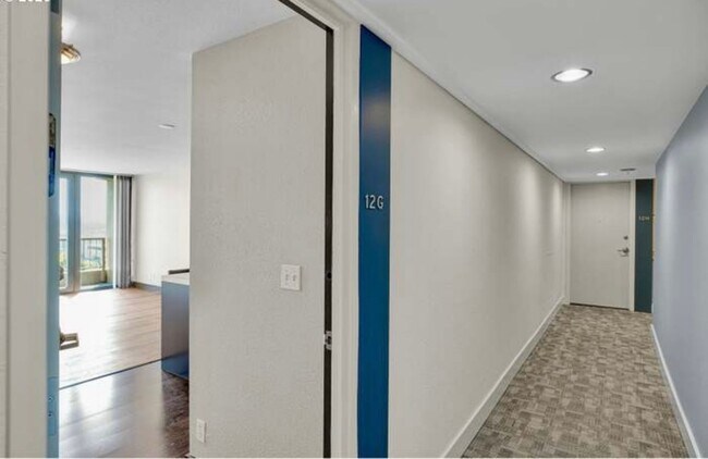 Building Photo - 255 SW Harrison St
