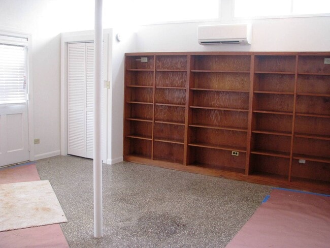 Building Photo - PENDING LEASE Foxhaven Farm Cottage