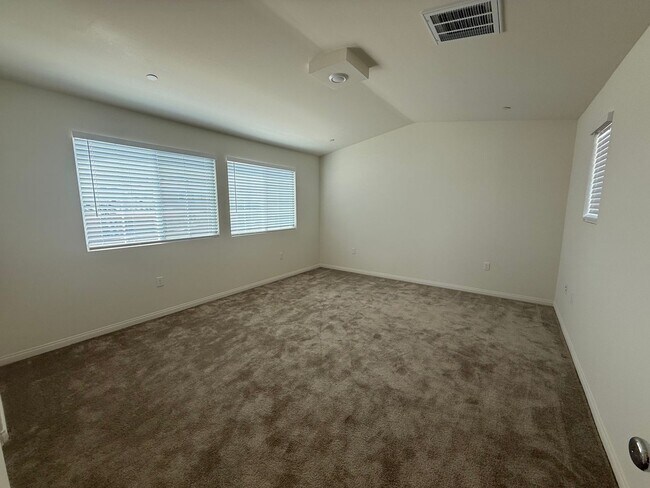 Building Photo - Victorville- New Richmond Home, 3 bedrooms...