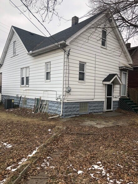 Primary Photo - 3881 Holbrook St