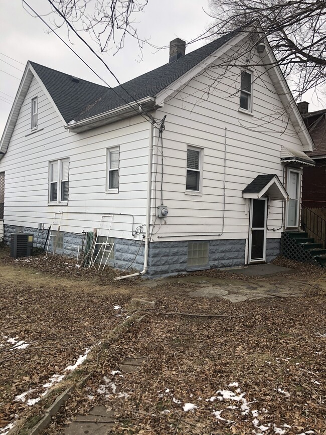 Building Photo - 3881 Holbrook St