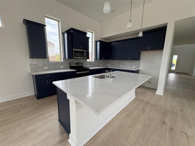 Building Photo - 400 Treadwell Ln