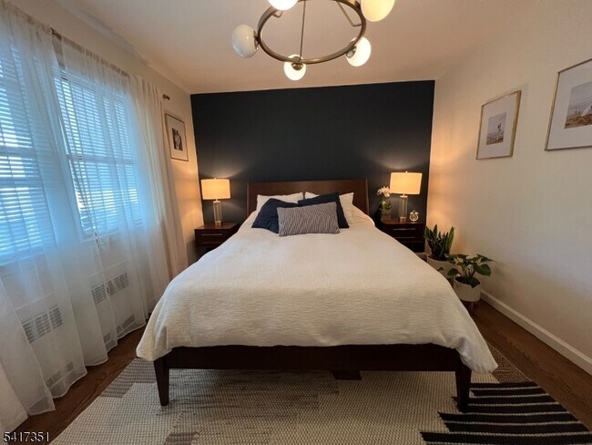 Building Photo - 33 Claremont Ave