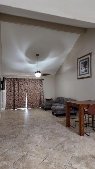 Building Photo - 1809 Highland Park Ave