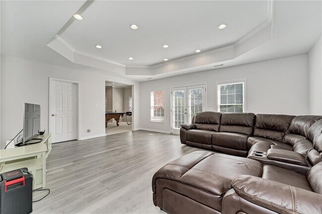 Building Photo - 870 Longstone Landing