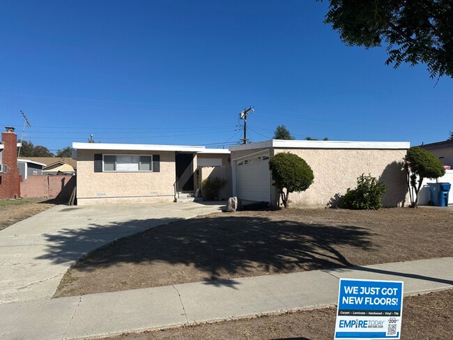 Building Photo - 10908 Kibbee Ave