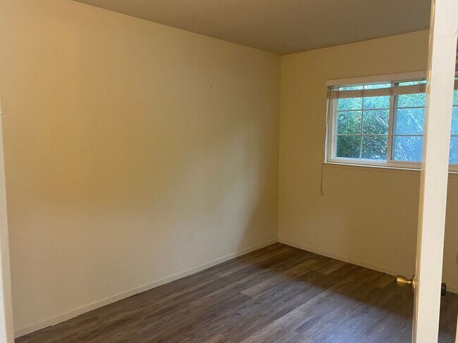 Building Photo - CHARMING COTTAGE IN DOWNTOWN PLEASANTON!