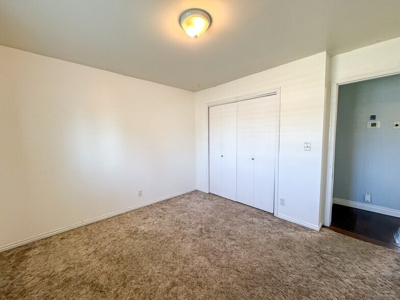Building Photo - 614 S 500 W