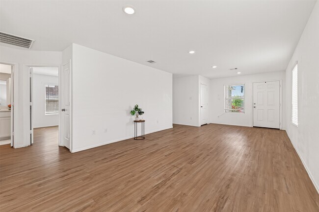 Building Photo - 7642 Terania Mdw Ln