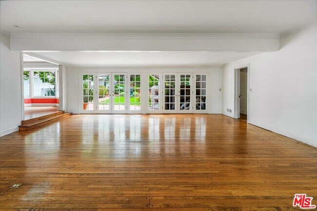 Building Photo - 146 N Gunston Dr