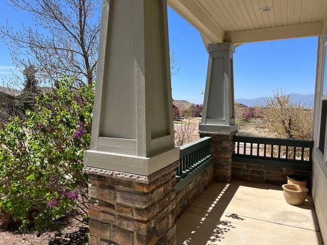 Building Photo - Pine Creek 5bd Home on Corner Lot 6 month ...