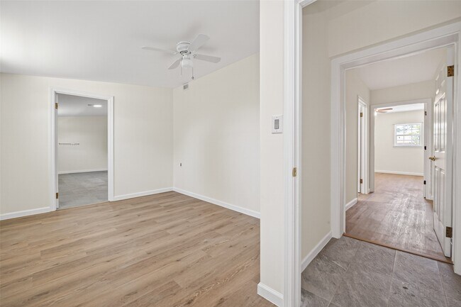 Building Photo - 7950 Longridge Dr