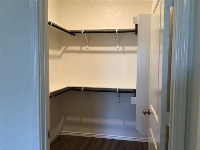 Building Photo - 565 Big Rocky Bend