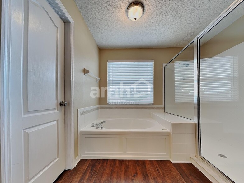 Building Photo - 1226 Loretto Cir