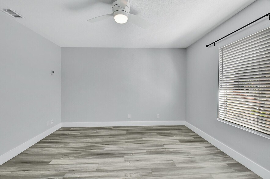 Building Photo - 815 W Boynton Beach Blvd