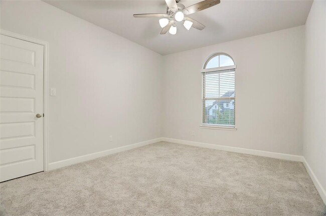 Building Photo - 2327 Partridgeberry Ln
