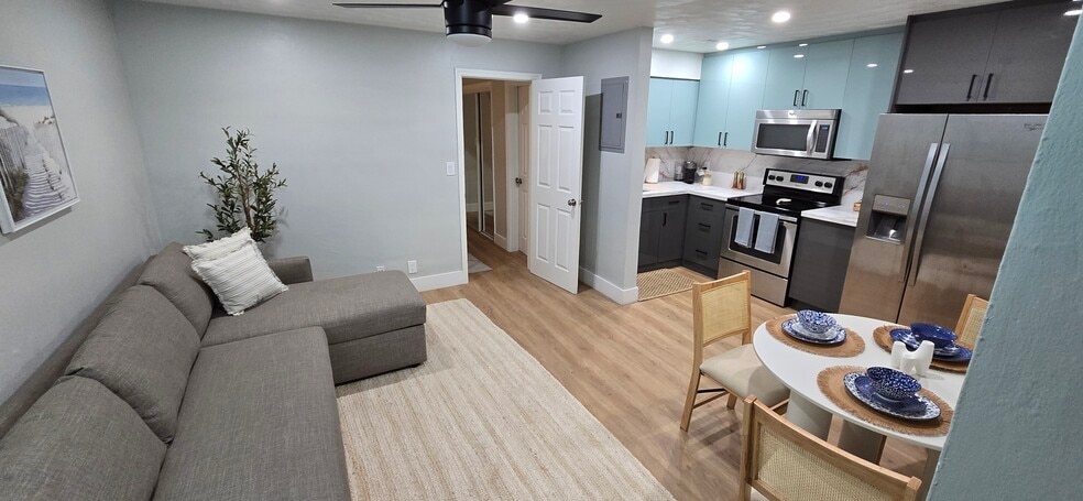 Building Photo - 1634 NE 4th Pl