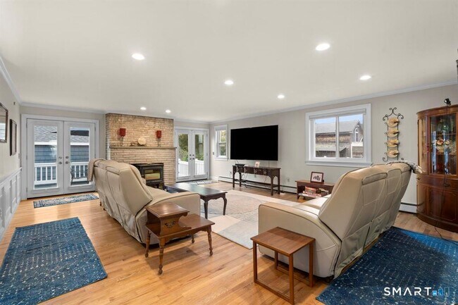 Building Photo - 58 Chapman Ave