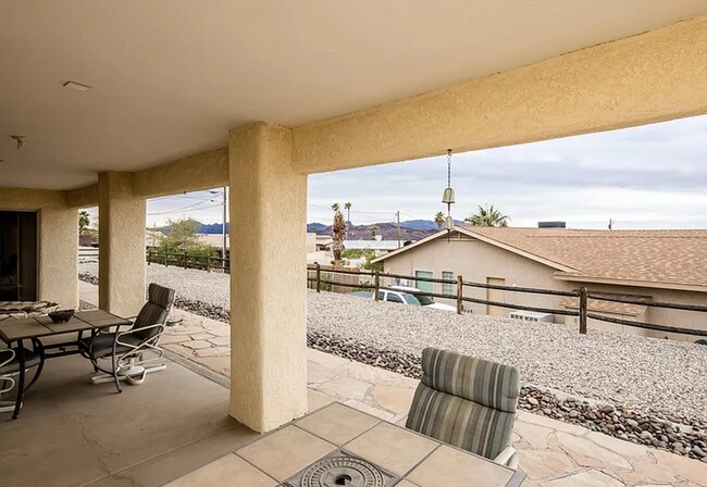 Building Photo - South Side 3 Bedroom Home-Rent Now REDUCED