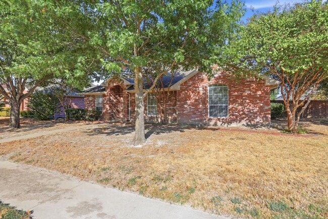 Building Photo - 100 Oak Hollow Ln