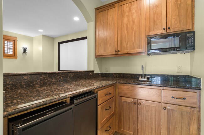 Building Photo - 16009 Pontevedra Pl